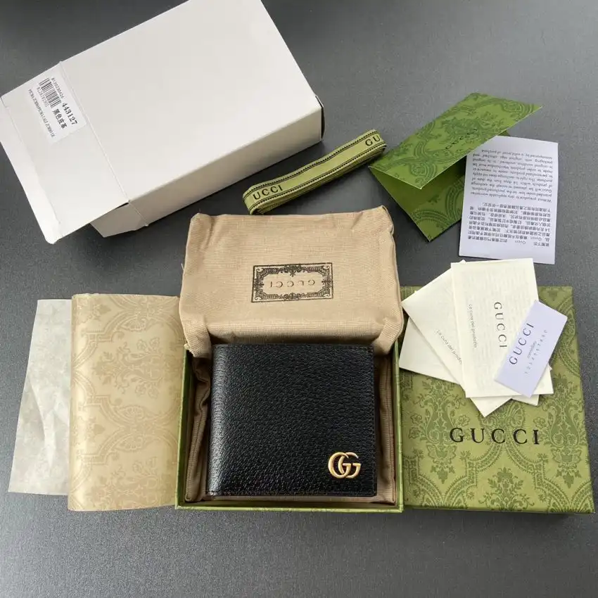 Discover elegance with the Gucci Marmont Wallet in timeless black. A perfect blend of style and functionality for your essentials. 💖👜✨ https://tinyurl.com/2d4y38km