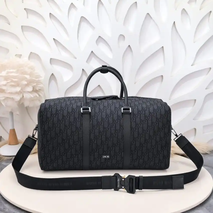 Discover elegance with the Dior Jacquard Lingot 50 in classic black. A perfect blend of style and sophistication awaits you! ✨🖤 https://tinyurl.com/293ryguh