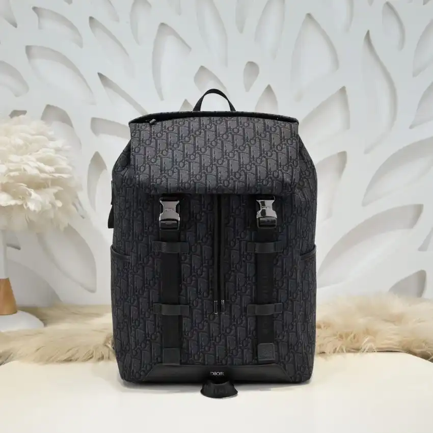 Discover the elegance of the DIOR Explorer Backpack in black. Perfect for your adventures, it combines style with practicality. 🌟✨🎒🖤 https://tinyurl.com/2d238hl7