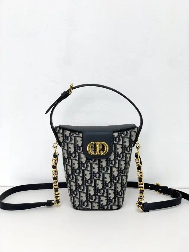 Discover the elegance of Dior 30 Montaigne Amber Chain. A timeless piece that beautifully complements your unique style. ✨💖💎 https://tinyurl.com/255bmgdv