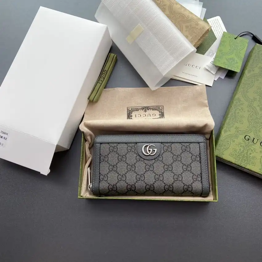 Discover elegance with the Gucci Ophidia Zipper Wallet in grey. A perfect blend of style and functionality for your essentials. 💖✨👜 https://tinyurl.com/2ajlqbuz