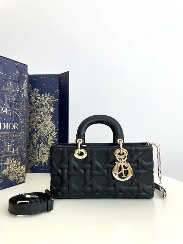Discover the elegance of the Dior Lady D-Joy Large Bag in classic black. A timeless companion for every occasion. 🖤✨👜 https://tinyurl.com/2bnmmkqb