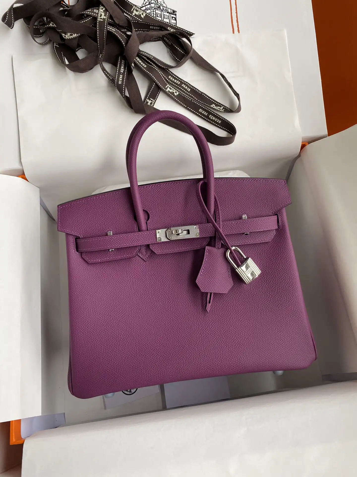 Discover the enchanting Hermes Birkin in Epsom Anemone Purple—a beautiful companion that radiates elegance and charm. 🌸✨💜 https://tinyurl.com/24aly58m