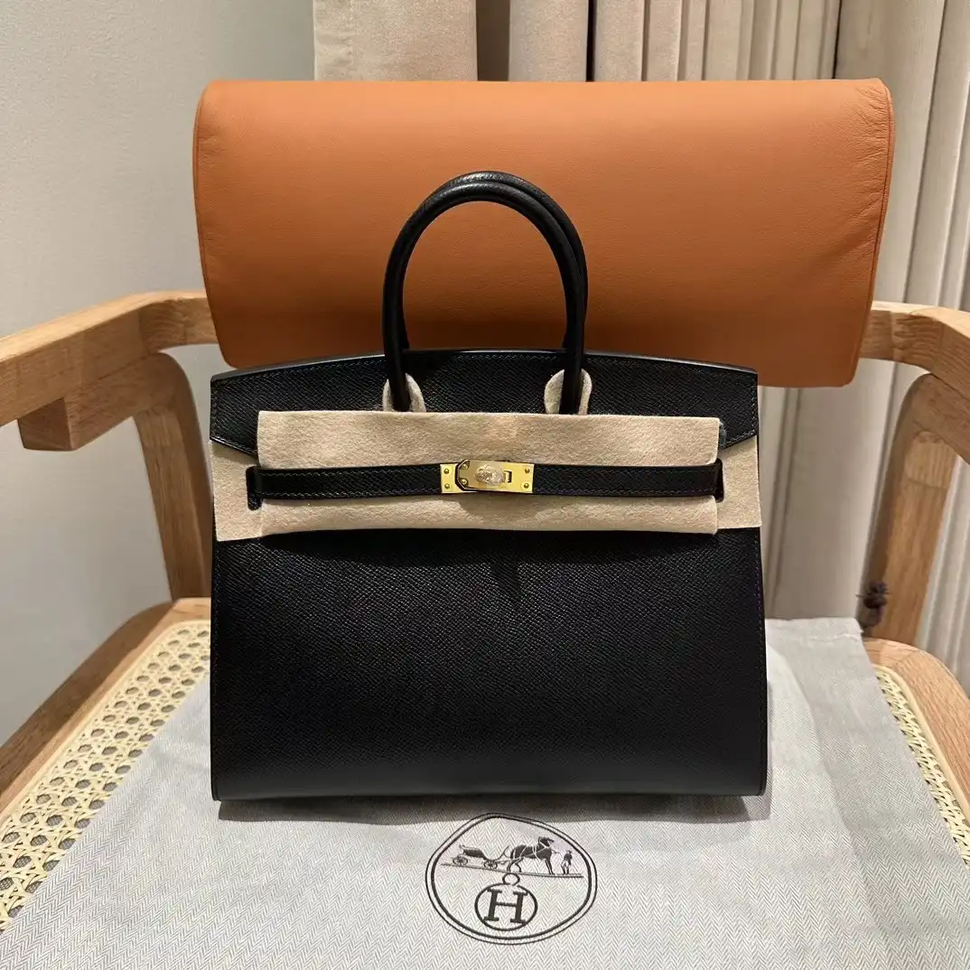 Discover the elegance of the Hermes Birkin in Epsom Black Noir Gold. A timeless treasure to cherish forever. ✨👜💖 https://tinyurl.com/27emkdk7