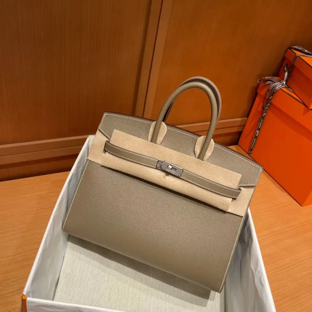 Discover the elegance of the Hermes Birkin in Epsom Elephant Grey—timeless beauty and sophistication, perfect for any occasion. 🌟👜✨ https://tinyurl.com/29joyb52