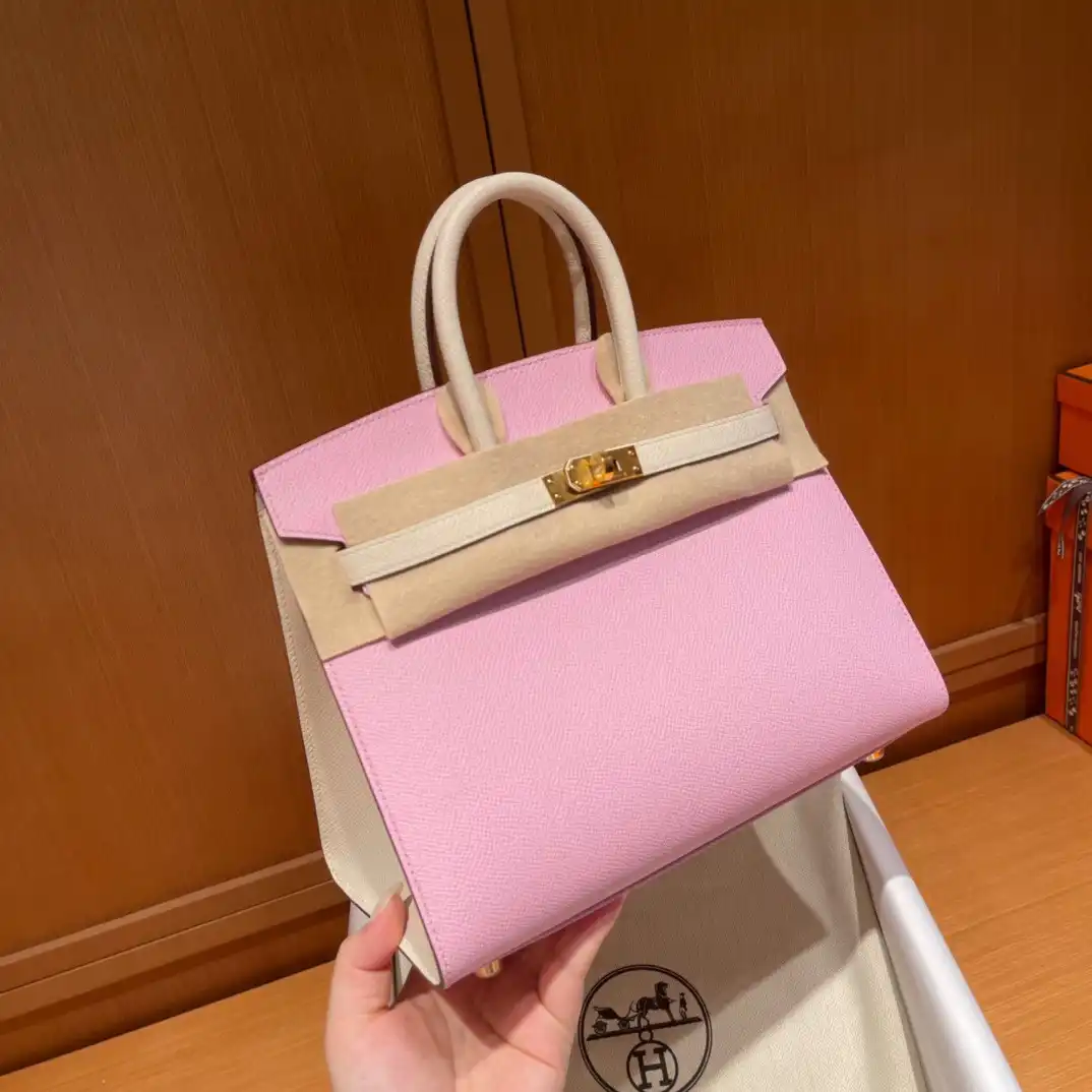 Discover the elegance of the Hermes Birkin in Epsom Hibiscus Purple—a perfect blend of luxury and serenity. 💖✨🌷 https://tinyurl.com/24mp49at
