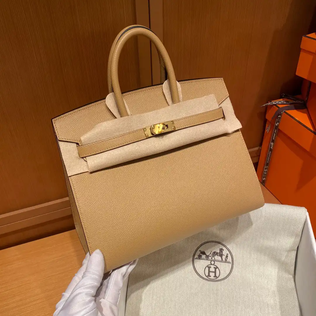 Discover the elegance of the Hermes Birkin in Epsom Marsala Brown. A timeless piece that radiates warmth and sophistication. 👜✨❤️ https://tinyurl.com/2asqecxd