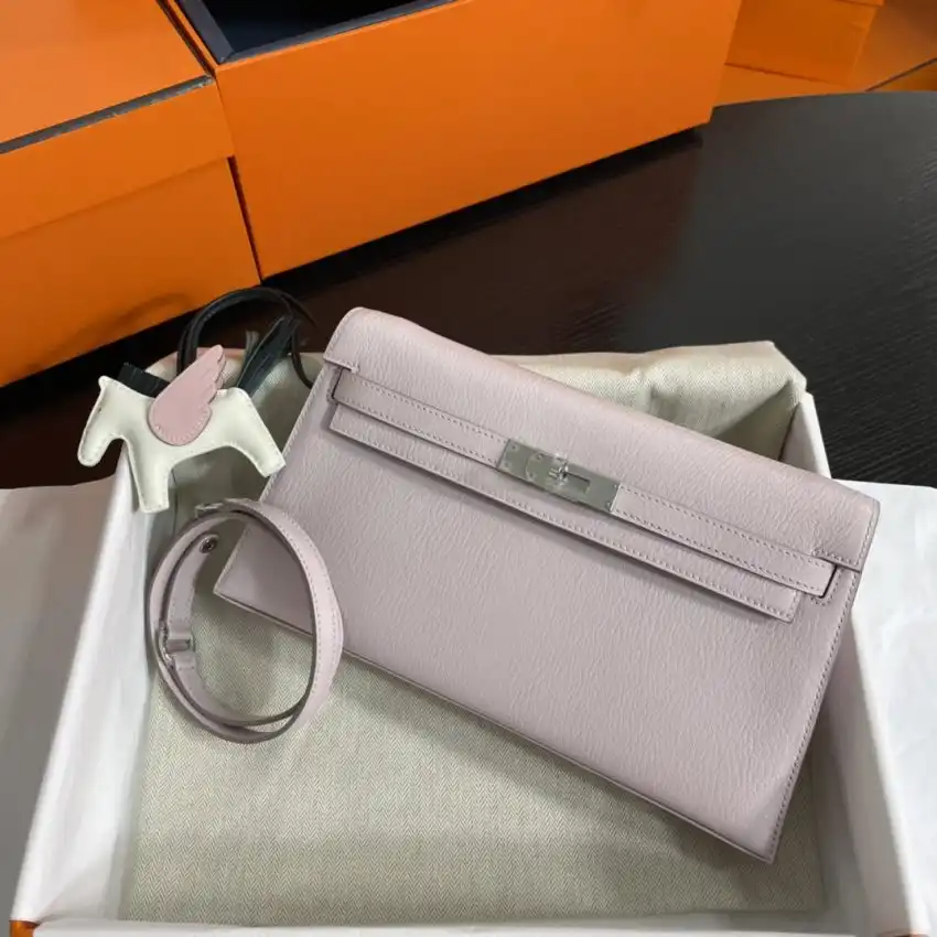 Indulge in the elegance of the Hermes Kelly Elan in a dreamy Milkshake hue. A timeless treasure for every occasion! ✨💖🍦 https://tinyurl.com/2ylroj92