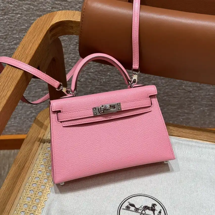 Discover the enchanting beauty of the Hermes Kelly Rose Confetti. A perfect blend of elegance and joy to brighten your day! 🌸💖✨ https://tinyurl.com/2bgxe3ha