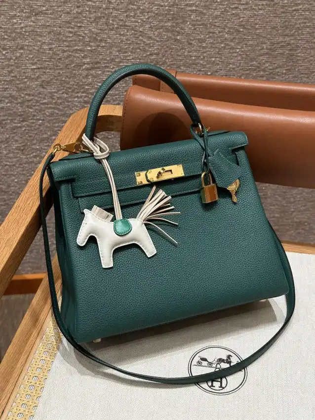 Discover the exquisite Hermes Kelly in Malachite Togo—a timeless treasure that embodies elegance and grace. 🌿✨ Perfect for every occasion! 💚👜 https://tinyurl.com/248bfnbv
