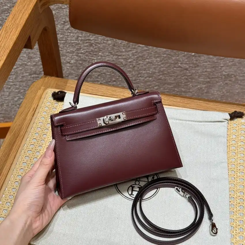 Discover the elegance of the Hermes Kelly in Rouge Box Silver. A timeless treasure that radiates beauty and sophistication. ✨❤️👜 https://tinyurl.com/25vuyljs
