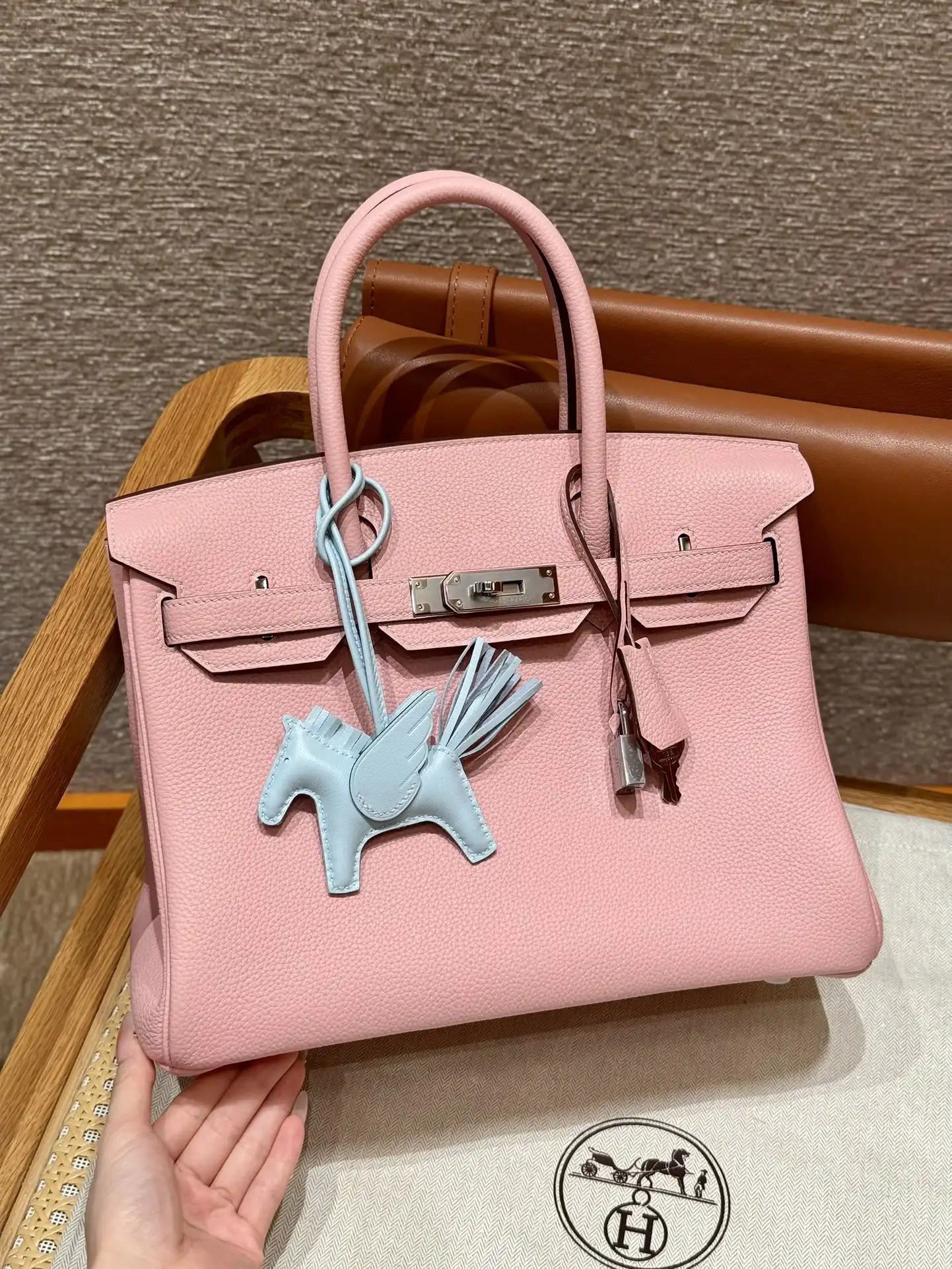 Discover the exquisite Hermes Birkin in enchanting Rose Sakura Togo. A timeless treasure that radiates elegance and charm. 🌸💖✨ https://tinyurl.com/28jucjye