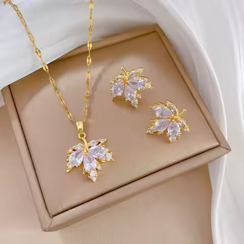 Fashion Micro-inlaid Necklace Earring Set Light Luxury Maple Leaf Personality Temperament Banquet Earrings Clavicle Chain https://tinyurl.com/2arz2a4w