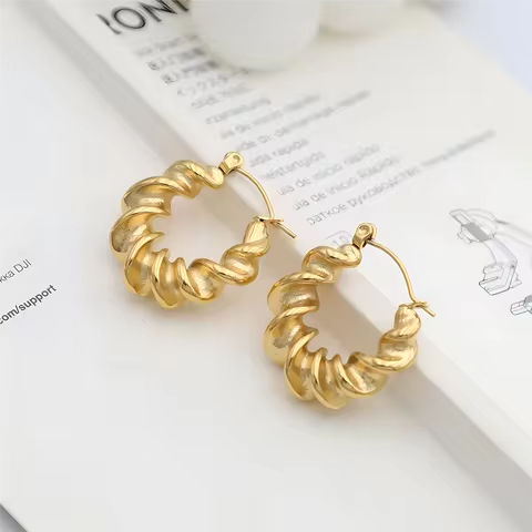 Twisted C Shape k gold  women earrings Hoop earrings  stainless steel jewelry 18k  gift new in charm personalized  vintage https://tinyurl.com/234z8n2d